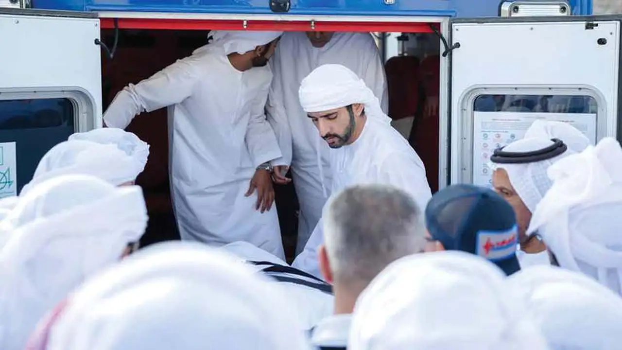 حمدان بن محمد يشارك في تشييع جثمان سالم حمد بن نهيان العامري